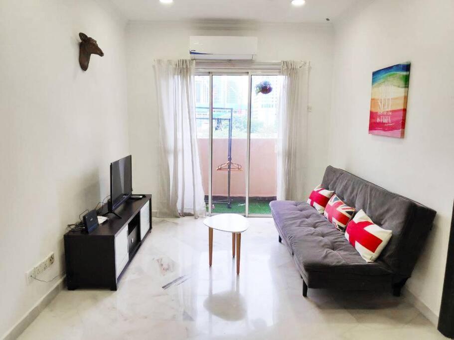 Apartemen Eco One Bedroom @ Jalan Ampang, 3 Pax *